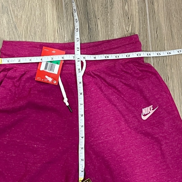 Nike Sweat Pants Joggers Capri Girls Size Xl or Women’s Size Small Pink NWT - Picture 8 of 11